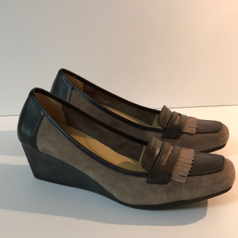 Easy Spirit Two Tone Brown Leather Wedges size 8.5M